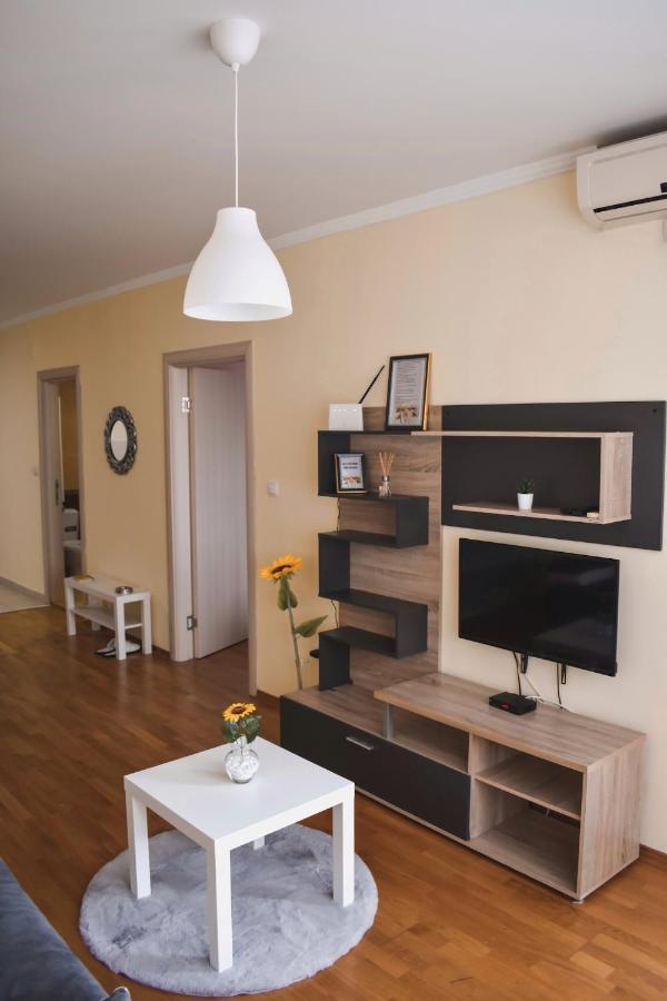 נובי סאד Apartment Sunflower021 מראה חיצוני תמונה